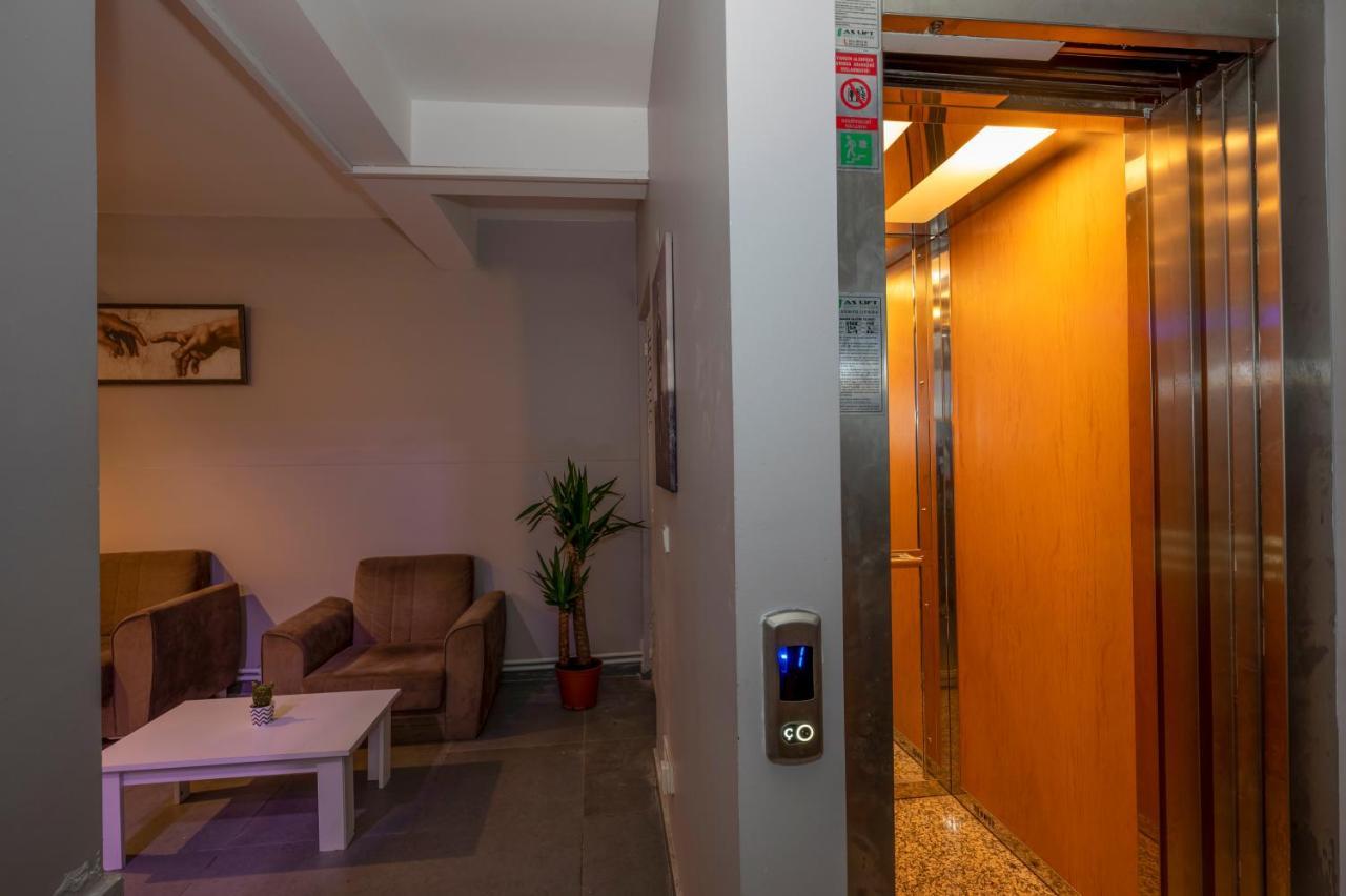 Taksim Square Hostel Istanboel Buitenkant foto