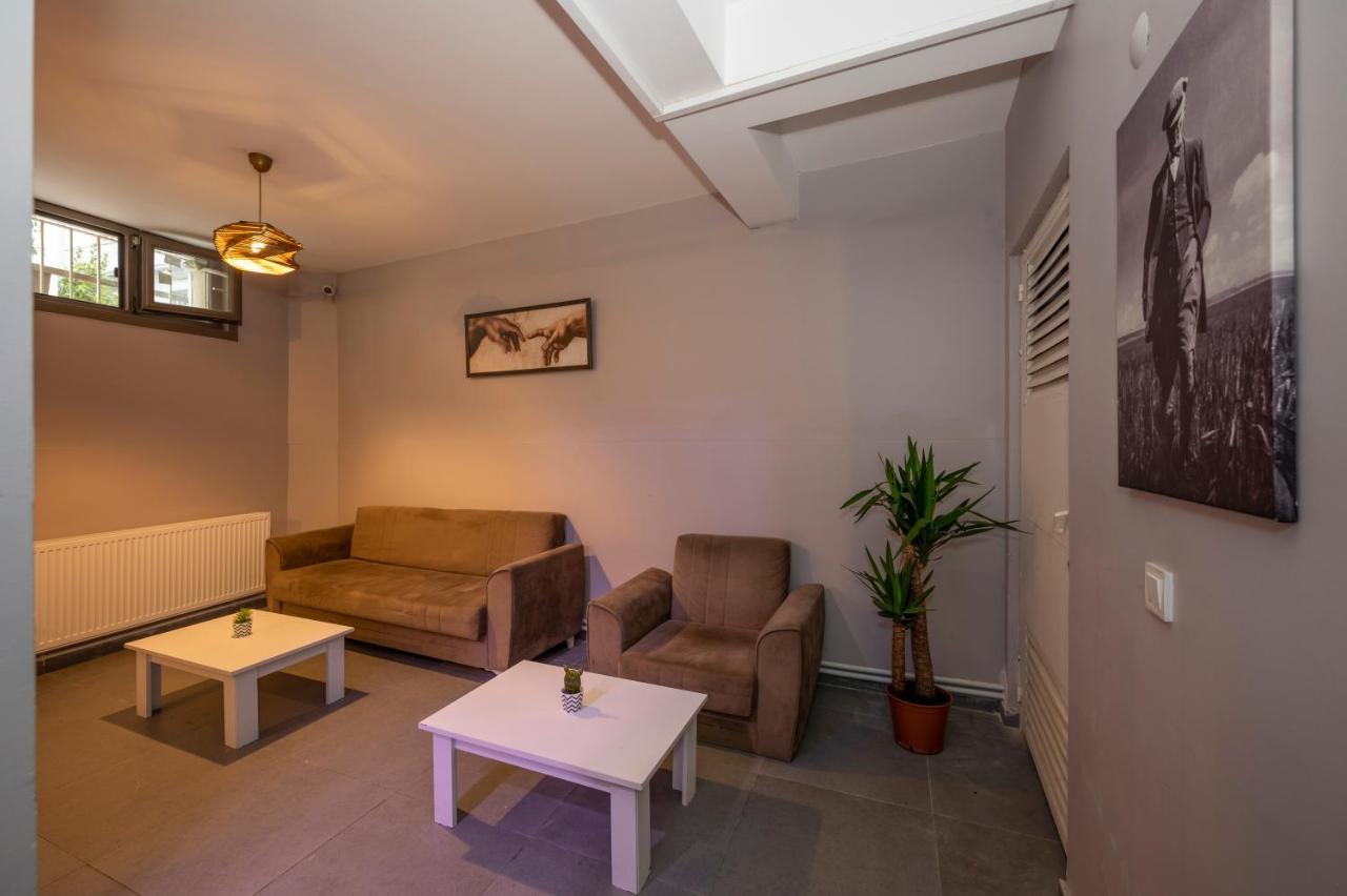 Taksim Square Hostel Istanboel Buitenkant foto
